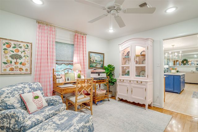 200 LAKERIDGE Road, Lakeside, TX 76108