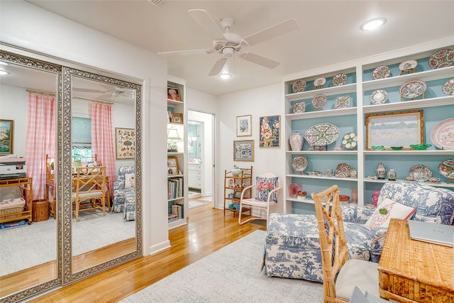 200 LAKERIDGE Road, Lakeside, TX 76108