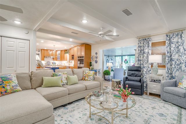 200 LAKERIDGE Road, Lakeside, TX 76108