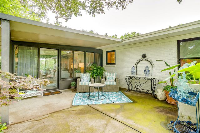 200 LAKERIDGE Road, Lakeside, TX 76108