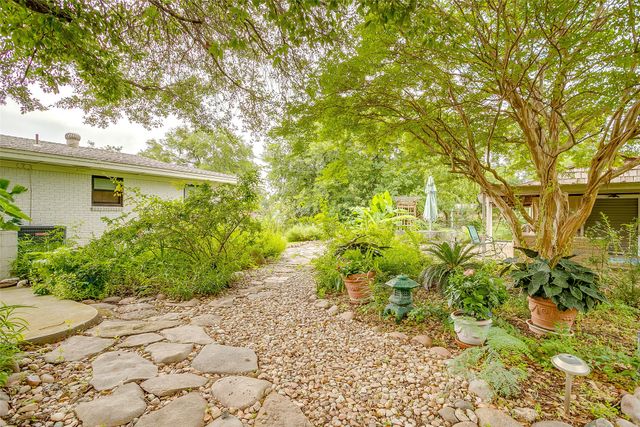 200 LAKERIDGE Road, Lakeside, TX 76108