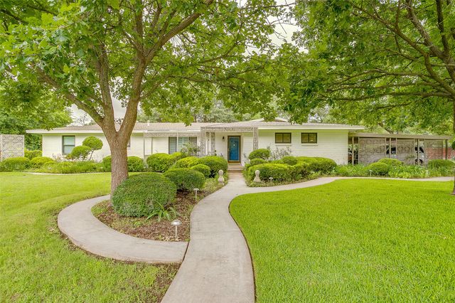 200 LAKERIDGE Road, Lakeside, TX 76108
