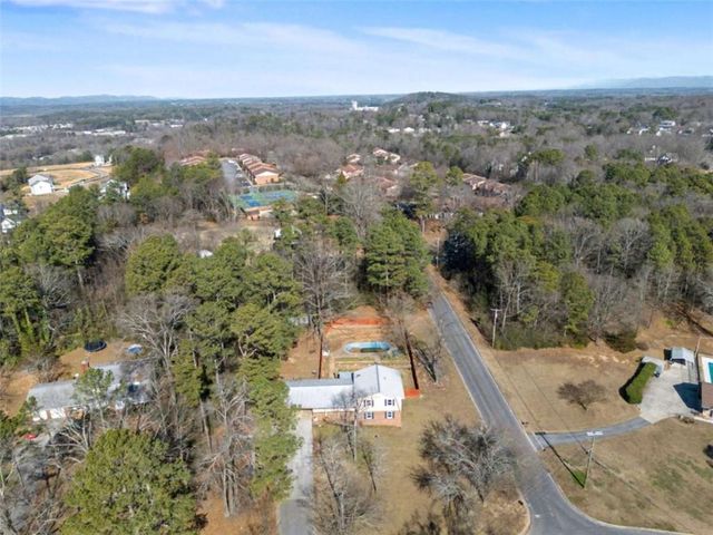 301 Briarwood Drive, Calhoun, GA 30701