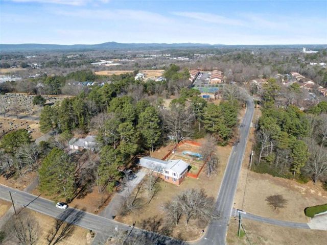 301 Briarwood Drive, Calhoun, GA 30701