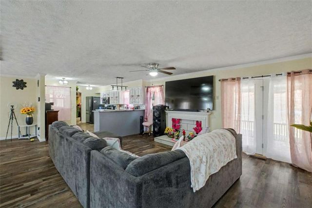 301 Briarwood Drive, Calhoun, GA 30701