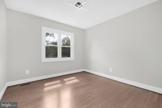 6207 ADDISON RD, Capitol Heights, MD 20743