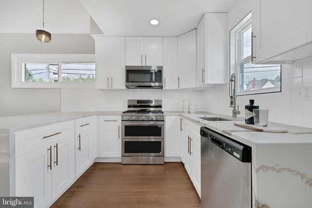 6207 ADDISON RD, Capitol Heights, MD 20743