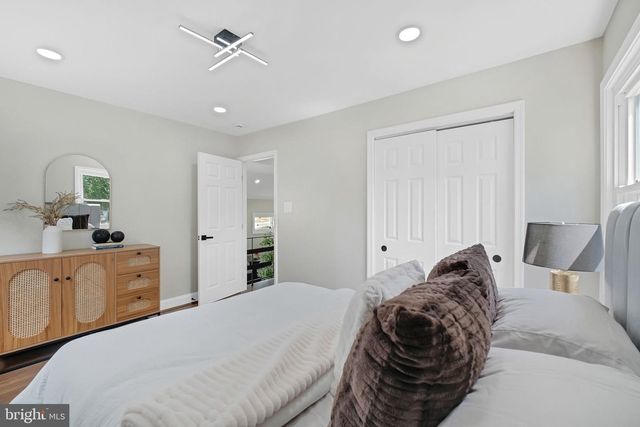 6207 ADDISON RD, Capitol Heights, MD 20743