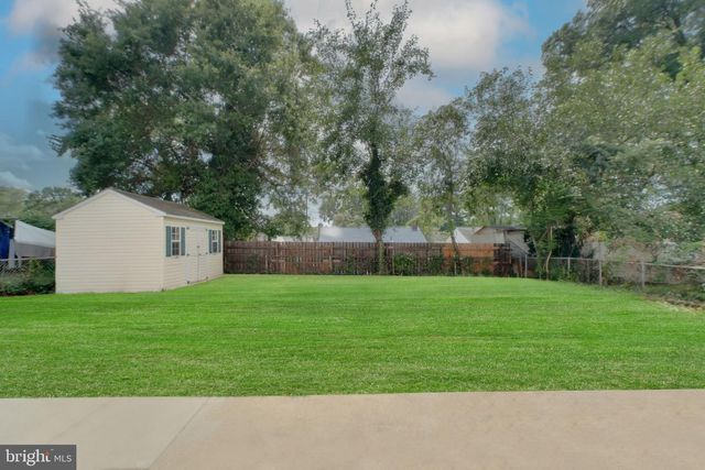 6207 ADDISON RD, Capitol Heights, MD 20743
