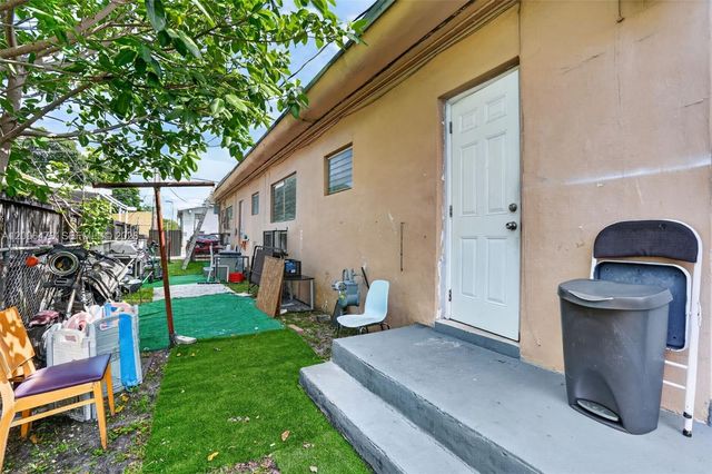 2110 NW 24th St, Miami, FL 33142