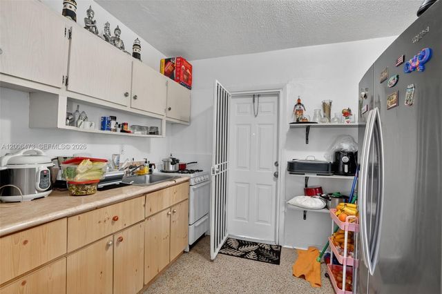 2110 NW 24th St, Miami, FL 33142
