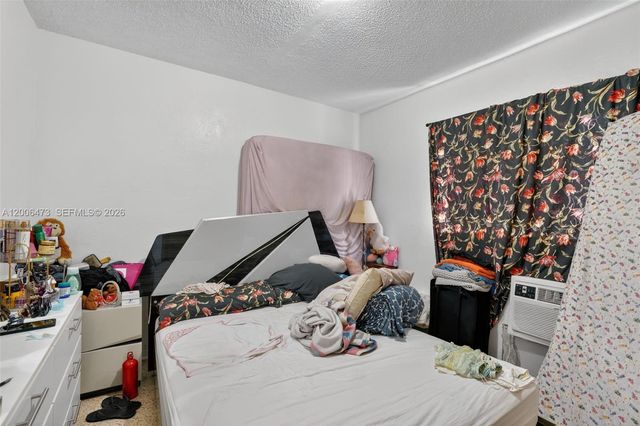 2110 NW 24th St, Miami, FL 33142