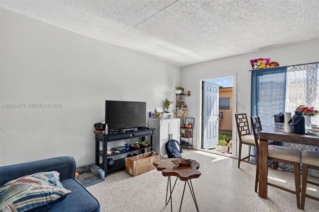 2110 NW 24th St, Miami, FL 33142