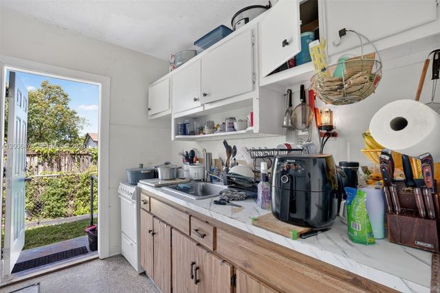2110 NW 24th St, Miami, FL 33142