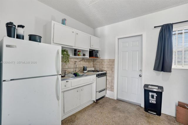 2110 NW 24th St, Miami, FL 33142