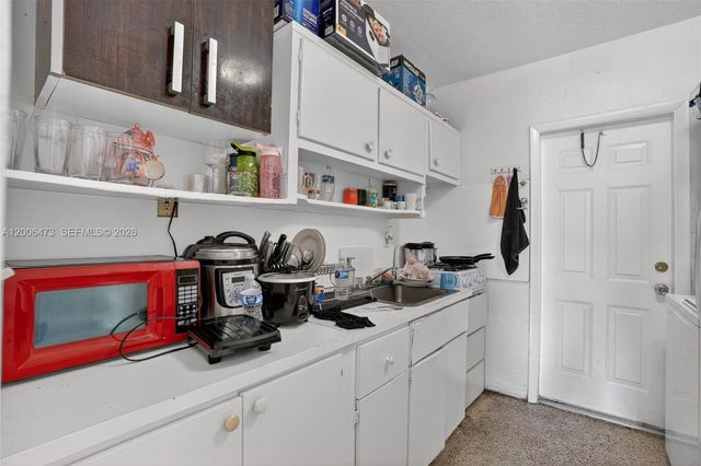 2110 NW 24th St, Miami, FL 33142