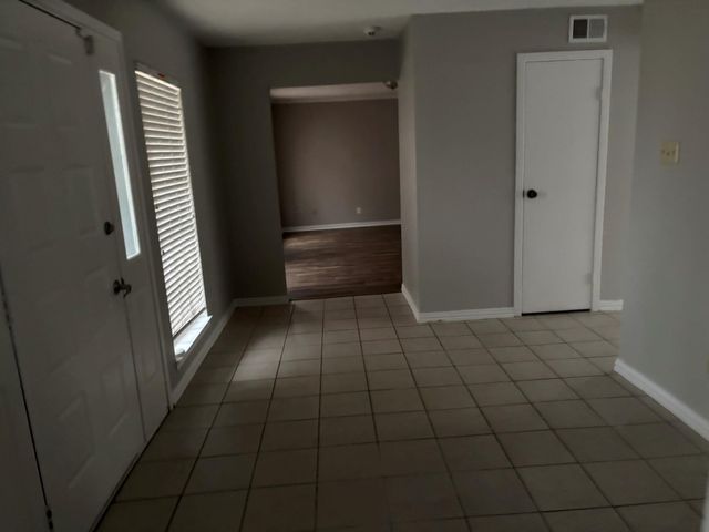 8606 Summit Pines Drive, Humble, TX 77346