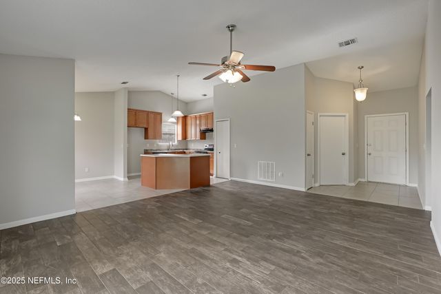 8475 SETON Court, Jacksonville, FL 32244