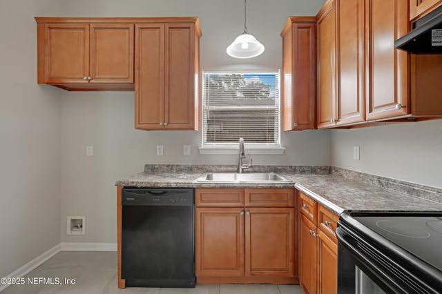 8475 SETON Court, Jacksonville, FL 32244