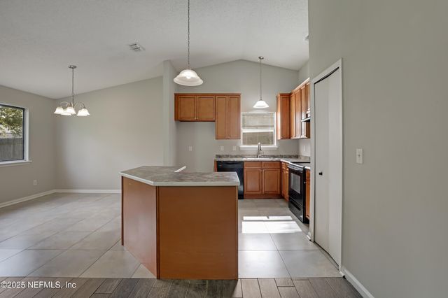 8475 SETON Court, Jacksonville, FL 32244