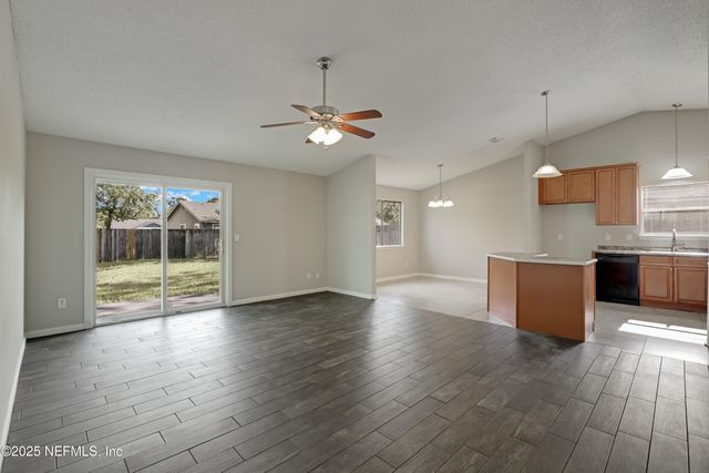 8475 SETON Court, Jacksonville, FL 32244