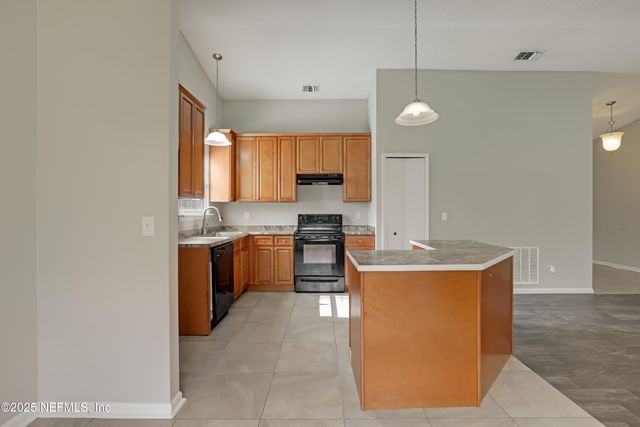 8475 SETON Court, Jacksonville, FL 32244