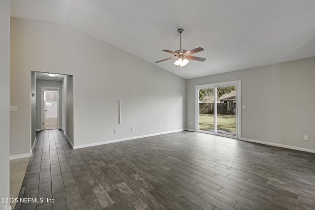 8475 SETON Court, Jacksonville, FL 32244