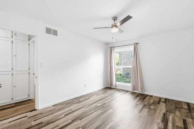 120 E Shady Brook Ln, Derby, KS 67037