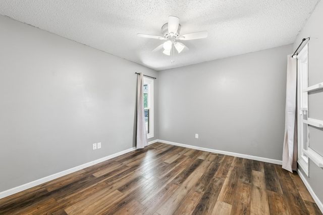 120 E Shady Brook Ln, Derby, KS 67037