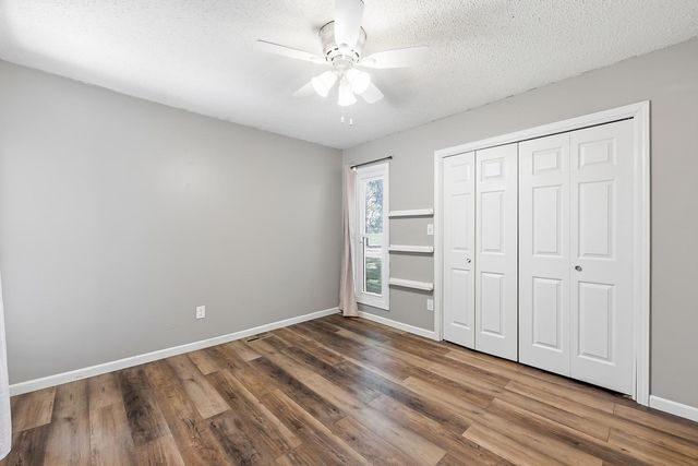120 E Shady Brook Ln, Derby, KS 67037