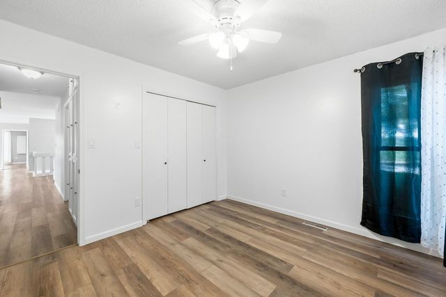 120 E Shady Brook Ln, Derby, KS 67037