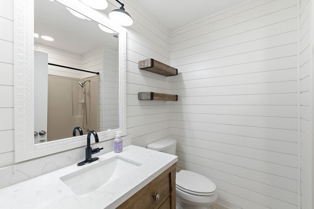 120 E Shady Brook Ln, Derby, KS 67037