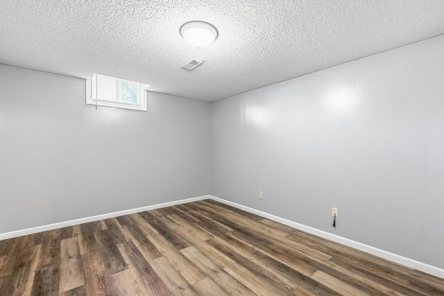 120 E Shady Brook Ln, Derby, KS 67037