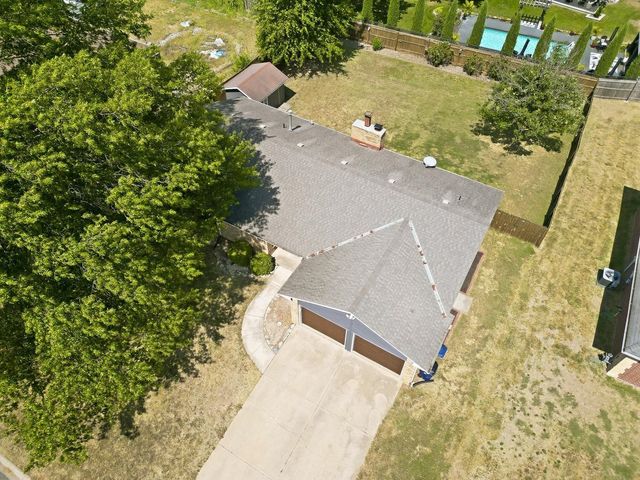 120 E Shady Brook Ln, Derby, KS 67037