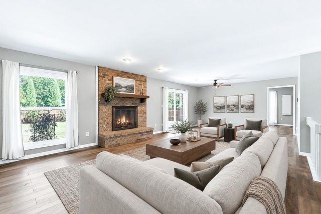 120 E Shady Brook Ln, Derby, KS 67037