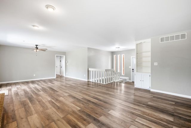 120 E Shady Brook Ln, Derby, KS 67037