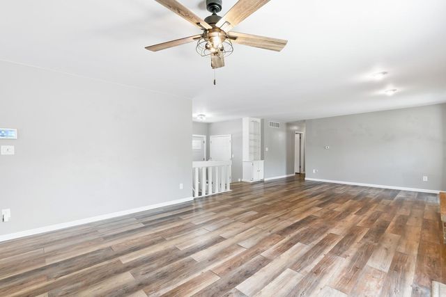 120 E Shady Brook Ln, Derby, KS 67037