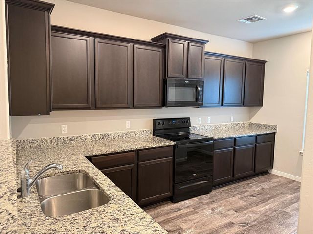 1009 NW 5th Street, Newcastle, OK 73065