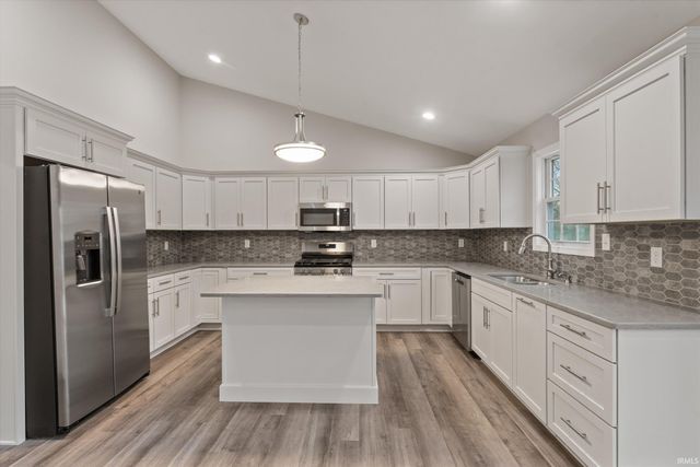 53712 Terre Verde Hills Court, South Bend, IN 46628