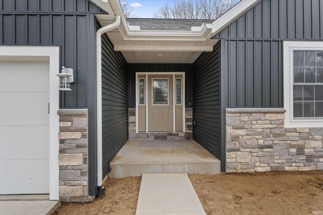 53712 Terre Verde Hills Court, South Bend, IN 46628