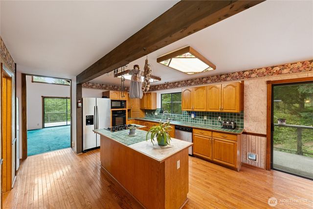 671 Edmonds Road, Coupeville, WA 98239