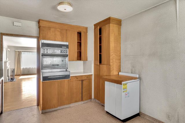 1728 42nd St, Sacramento, CA 95819