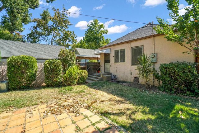 1728 42nd St, Sacramento, CA 95819