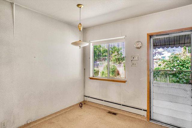 1728 42nd St, Sacramento, CA 95819