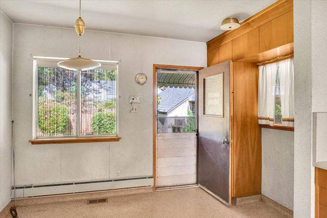 1728 42nd St, Sacramento, CA 95819