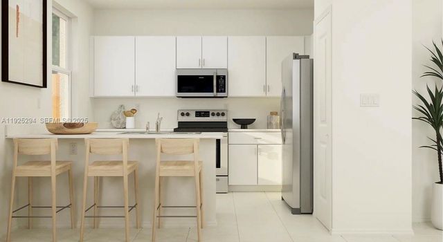 2538 SE 29th St ., Homestead, FL 33035