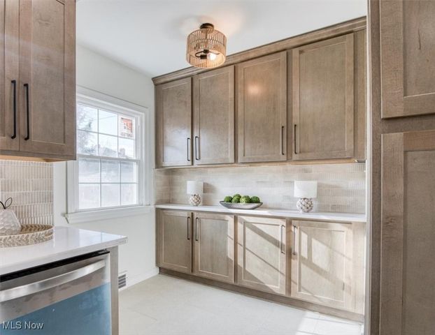 3526 Raymont Boulevard, University Heights, OH 44118