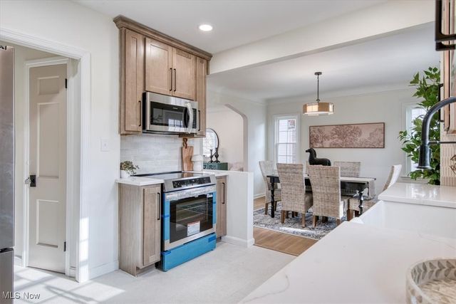 3526 Raymont Boulevard, University Heights, OH 44118