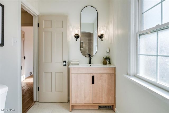 3526 Raymont Boulevard, University Heights, OH 44118