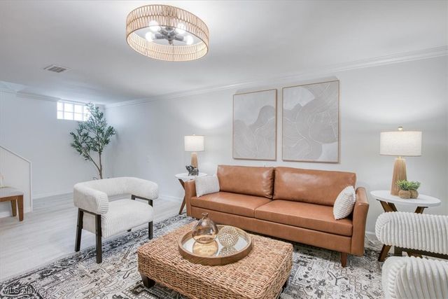 3526 Raymont Boulevard, University Heights, OH 44118